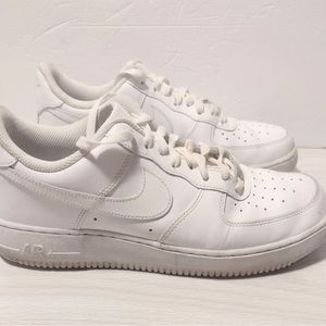 Nike Air Force 1 Low ‘07 White Sneakers Shoes Lace Up  Size 8.5